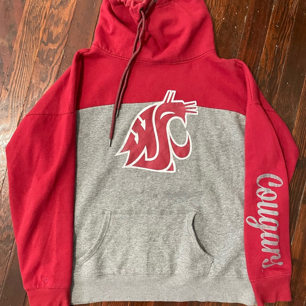 WSU sweatshirt